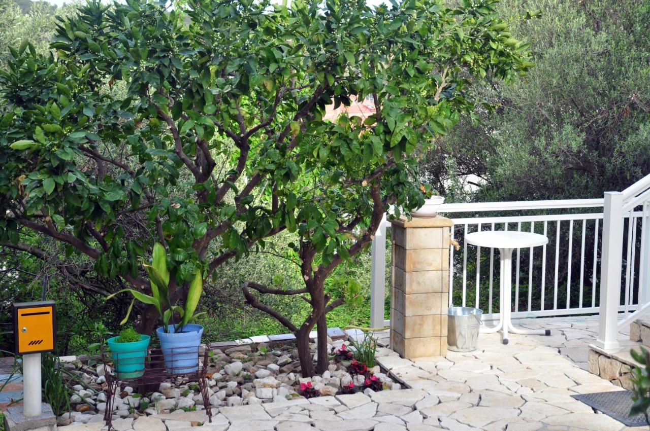 Rose Rooms At Island Of Rab Banjol Exterior foto